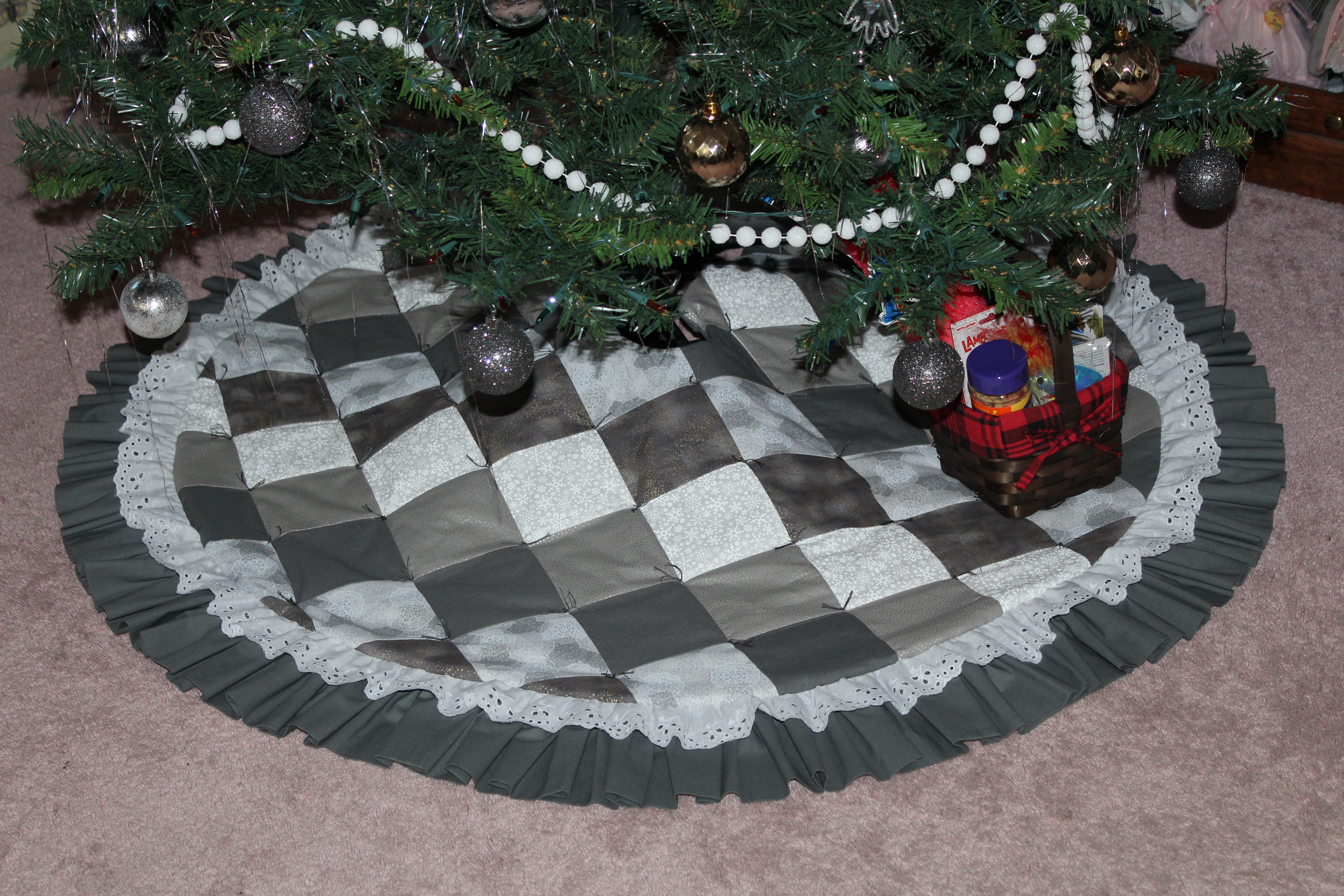 tree-skirt-under-tree