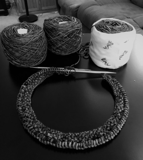 Baby Fallon blanket black and white